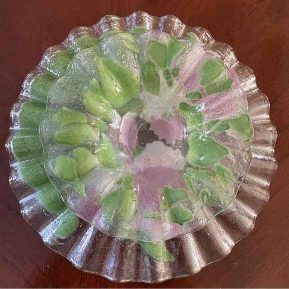 Folio Glass Iris Flower Fluted Glass Cake Plate - Picture 4 of 4